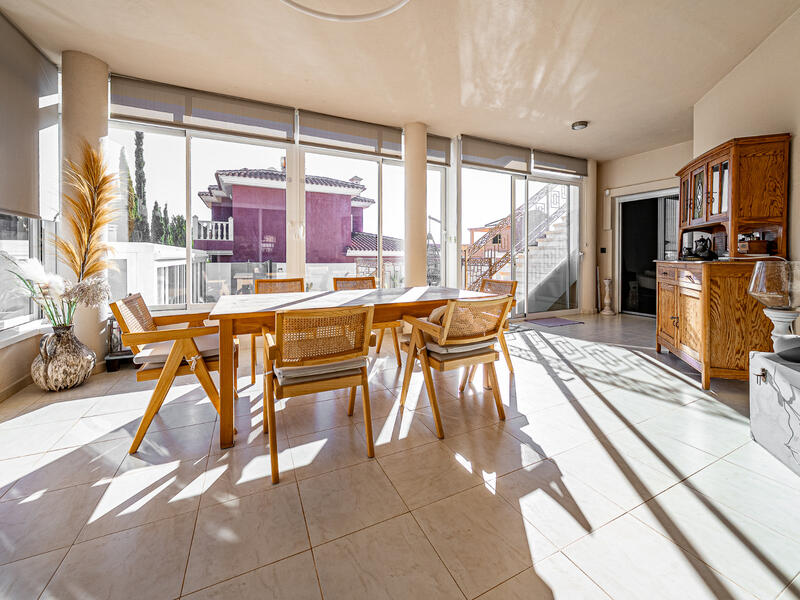 3 Schlafzimmer Villa zu verkaufen 3 Schlafzimmer Villa zu verkaufen