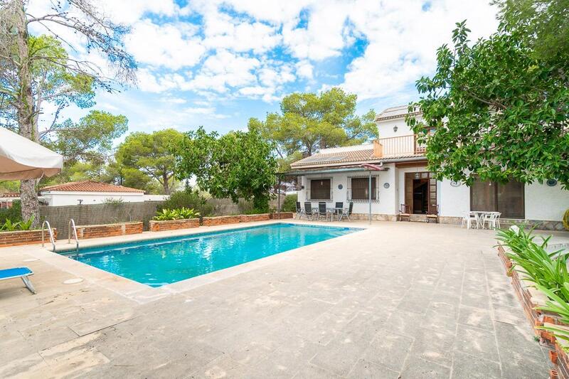 Villa Te koop in Pinar de Campoverde, Alicante