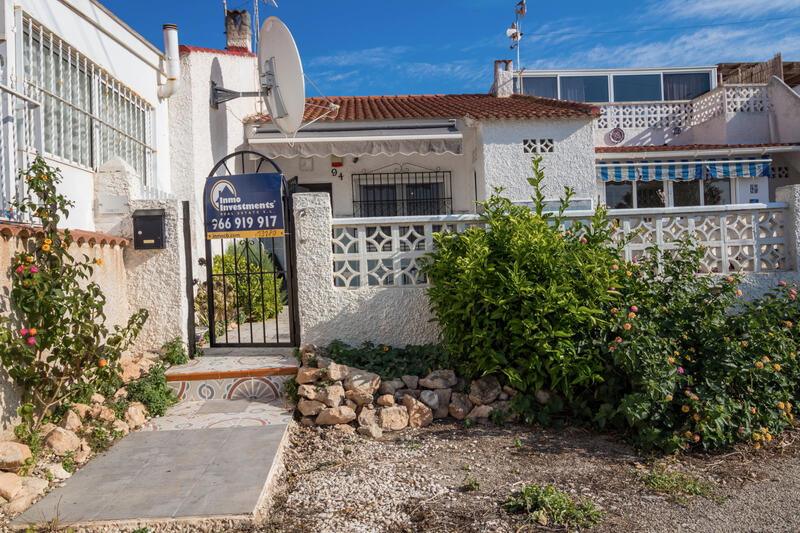 Villa til salg i Torrevieja, Alicante