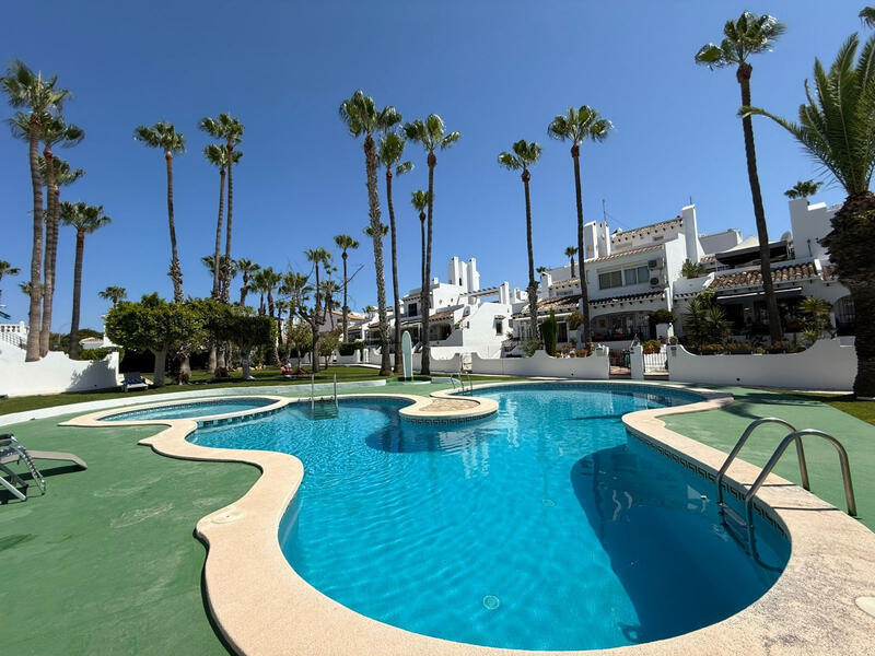 Maison de Ville à vendre dans Villamartin, Alicante