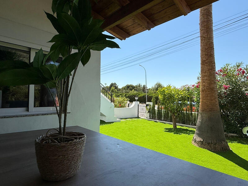 3 bedroom Townhouse for sale