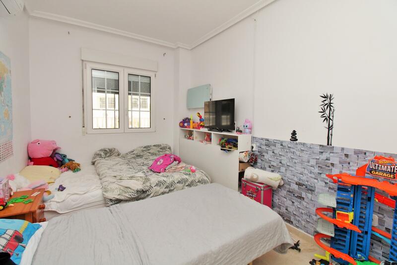 2 bedroom Townhouse for sale