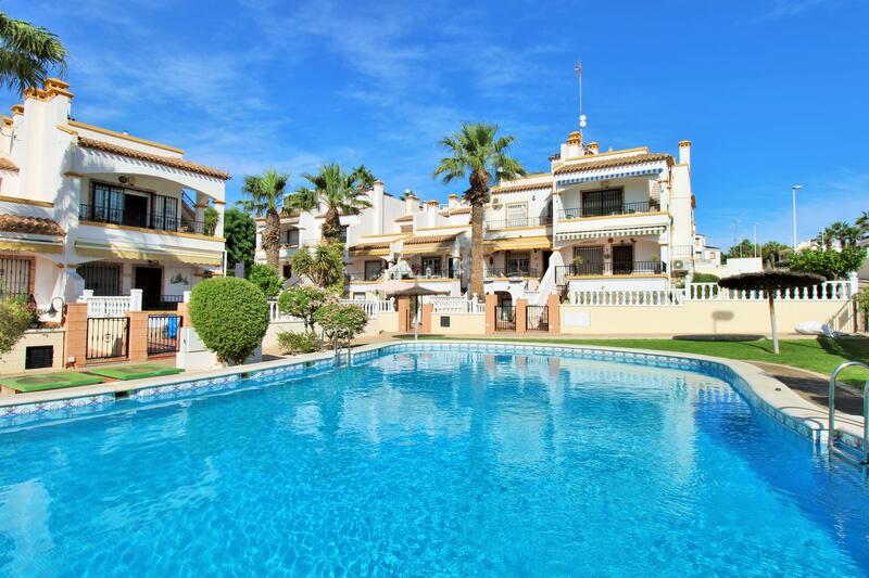 2 bedroom Townhouse for sale