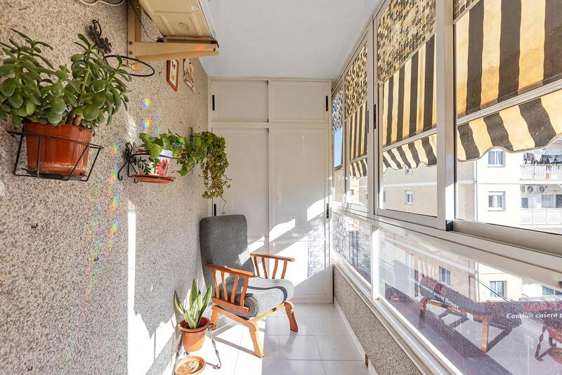 квартира продается в Torrevieja, Alicante