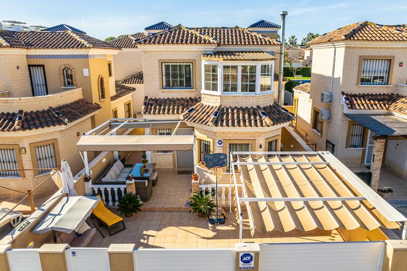 Villa for sale in El Raso, Alicante