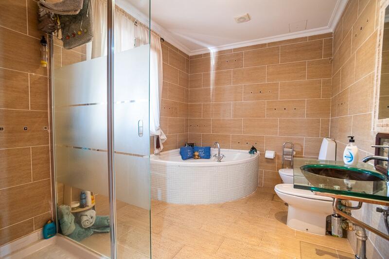 6 Schlafzimmer Villa zu verkaufen 6 Schlafzimmer Villa zu verkaufen