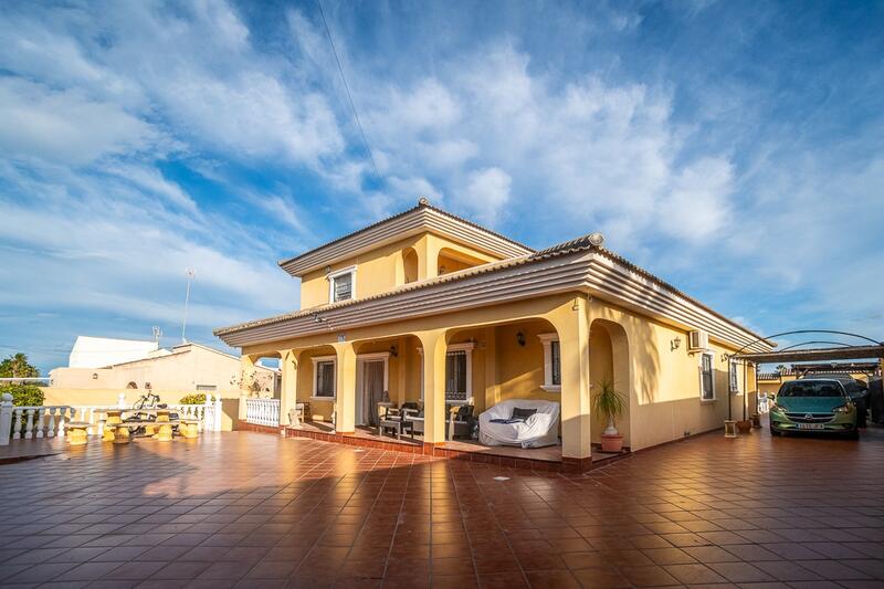 6 Schlafzimmer Villa zu verkaufen 6 Schlafzimmer Villa zu verkaufen