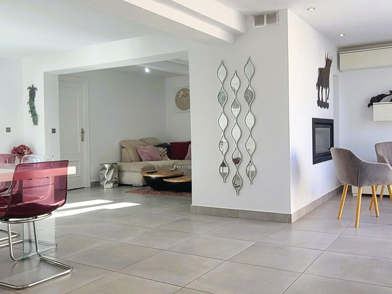 4 slaapkamer Villa Te koop 4 slaapkamer Villa Te koop