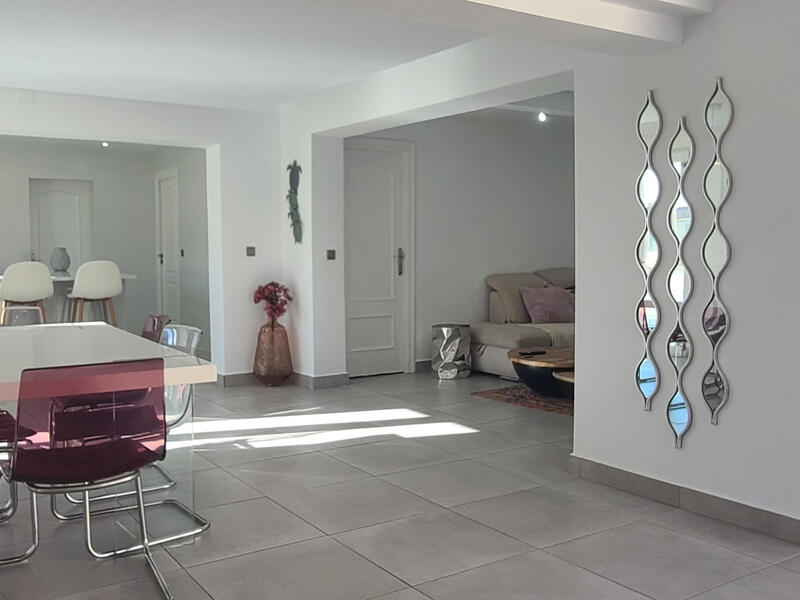 4 slaapkamer Villa Te koop 4 slaapkamer Villa Te koop