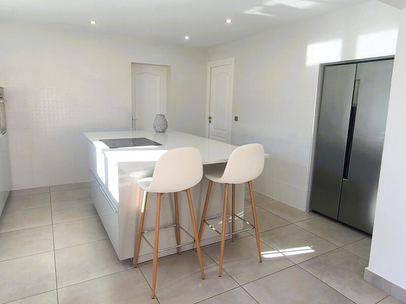 4 slaapkamer Villa Te koop 4 slaapkamer Villa Te koop