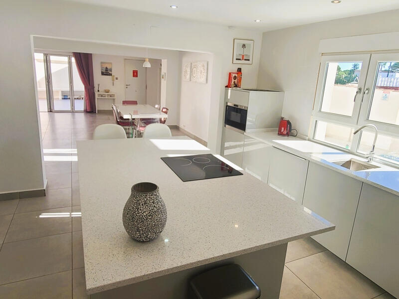 4 slaapkamer Villa Te koop 4 slaapkamer Villa Te koop