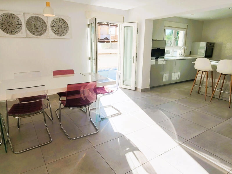 4 slaapkamer Villa Te koop 4 slaapkamer Villa Te koop