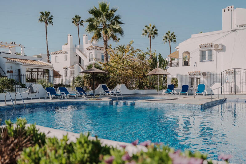 Radhus till salu i Villamartin, Alicante