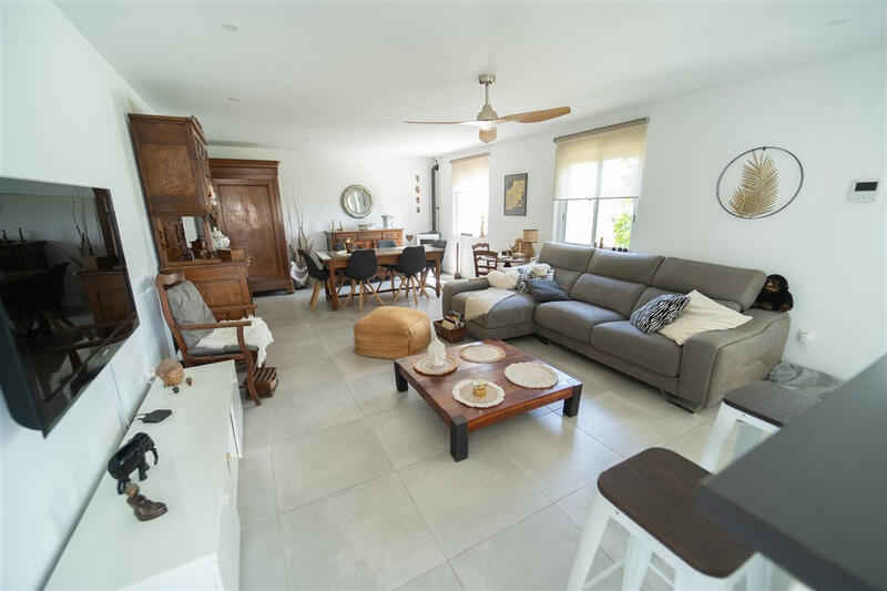 4 спальная комната вилла продается