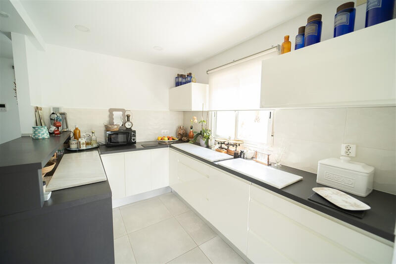 4 спальная комната вилла продается