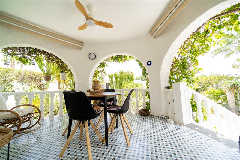 4 спальная комната вилла продается