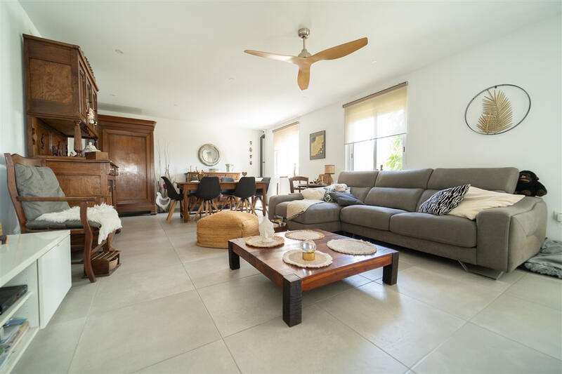 4 спальная комната вилла продается