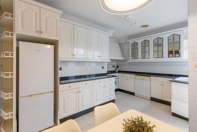 3 спальная комната квартира продается