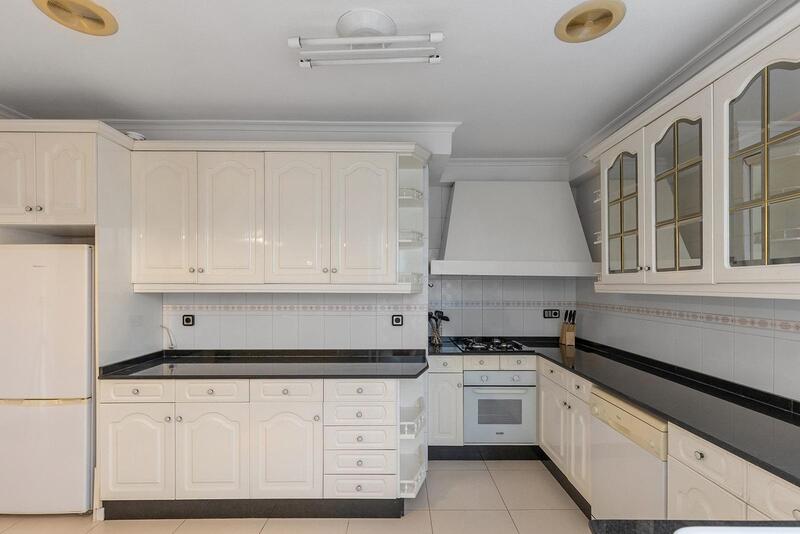 3 спальная комната квартира продается