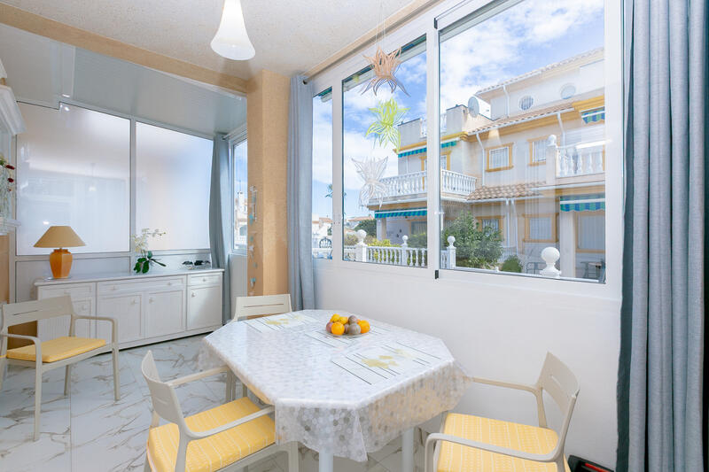 2 soveværelse Byhus til salg