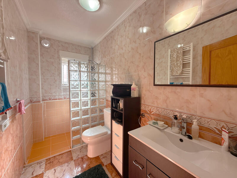 2 Cuarto Villa en venta