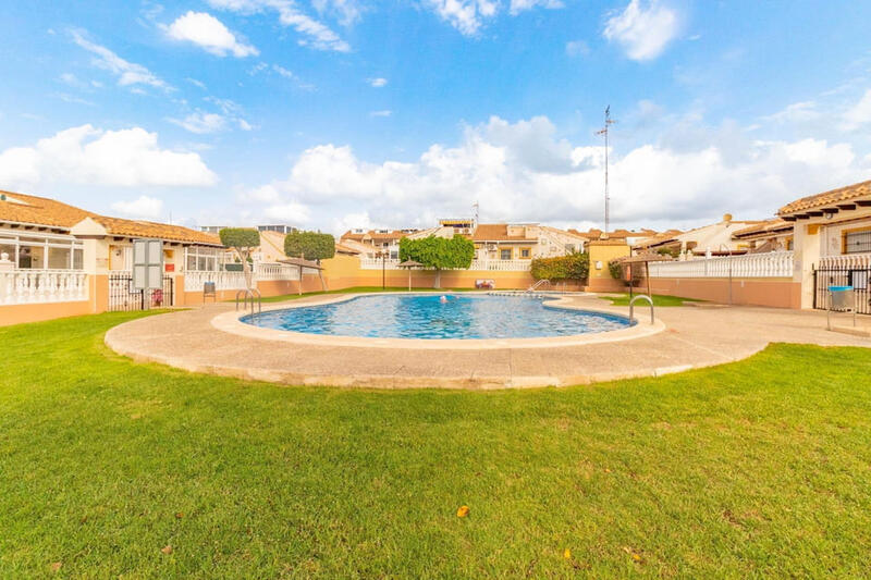 2 Cuarto Villa en venta