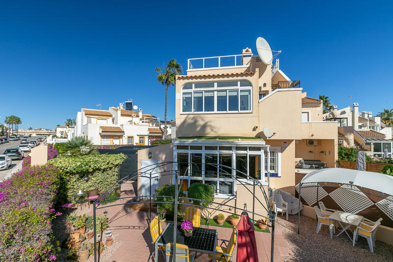 квартира продается в Playa Flamenca, Alicante