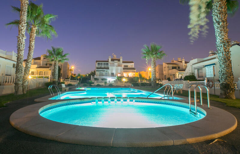 Duplex til salg i Playa Flamenca, Alicante