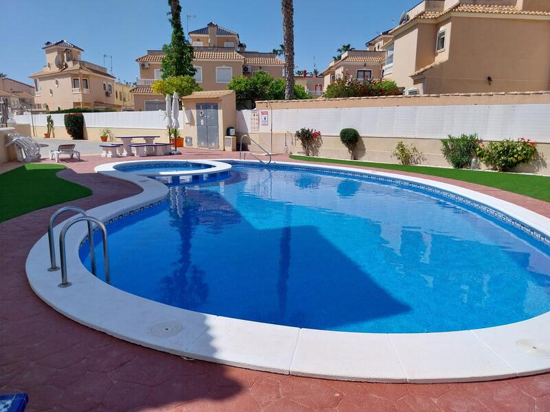 2 bedroom Townhouse for sale 2 bedroom Townhouse for sale