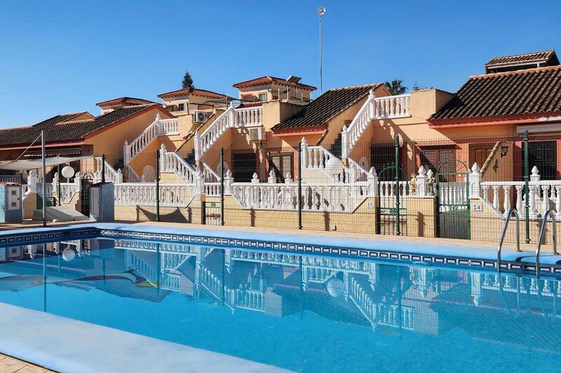 2 bedroom Townhouse for sale