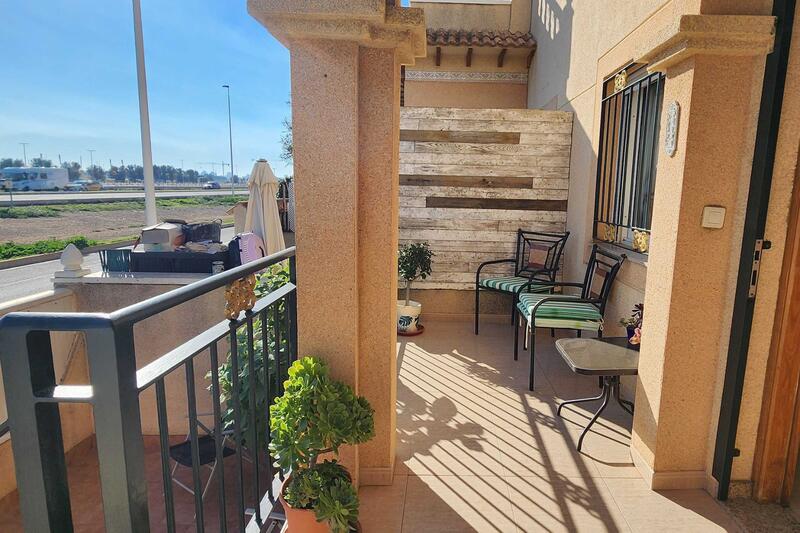 2 bedroom Townhouse for sale