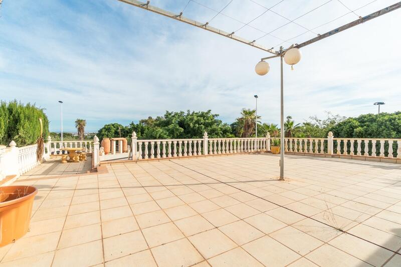 4 bedroom Villa for sale