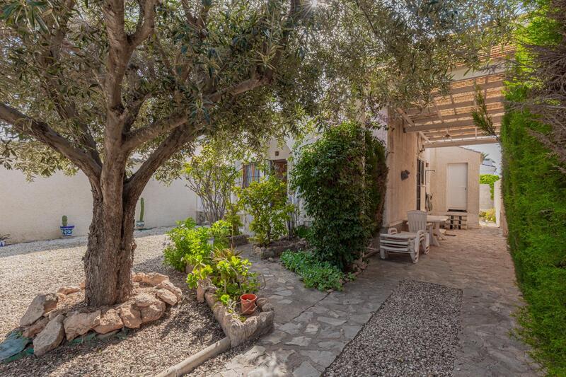 3 Schlafzimmer Villa zu verkaufen 3 Schlafzimmer Villa zu verkaufen