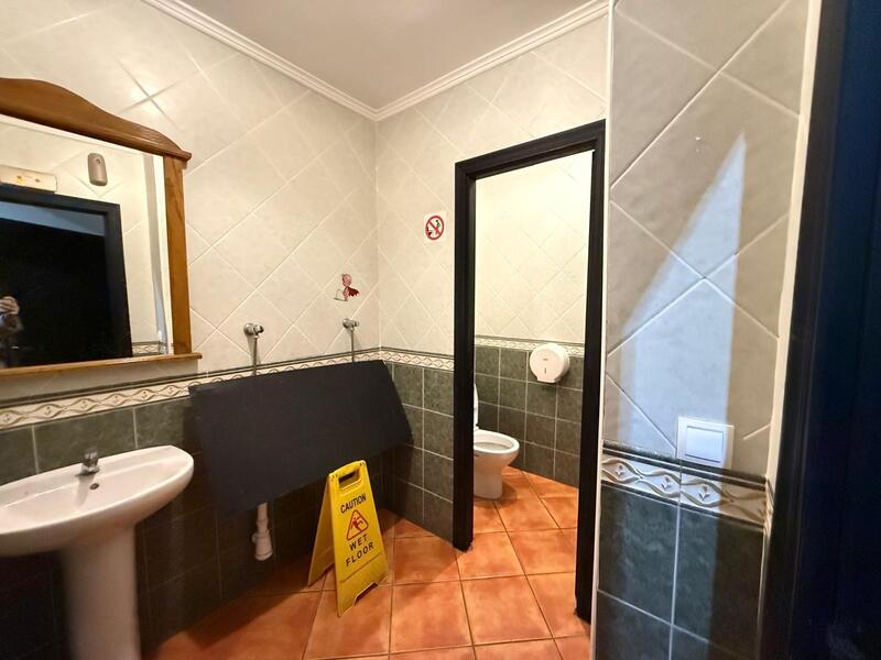 Kommersiella fastigheter till salu Kommersiella fastigheter till salu