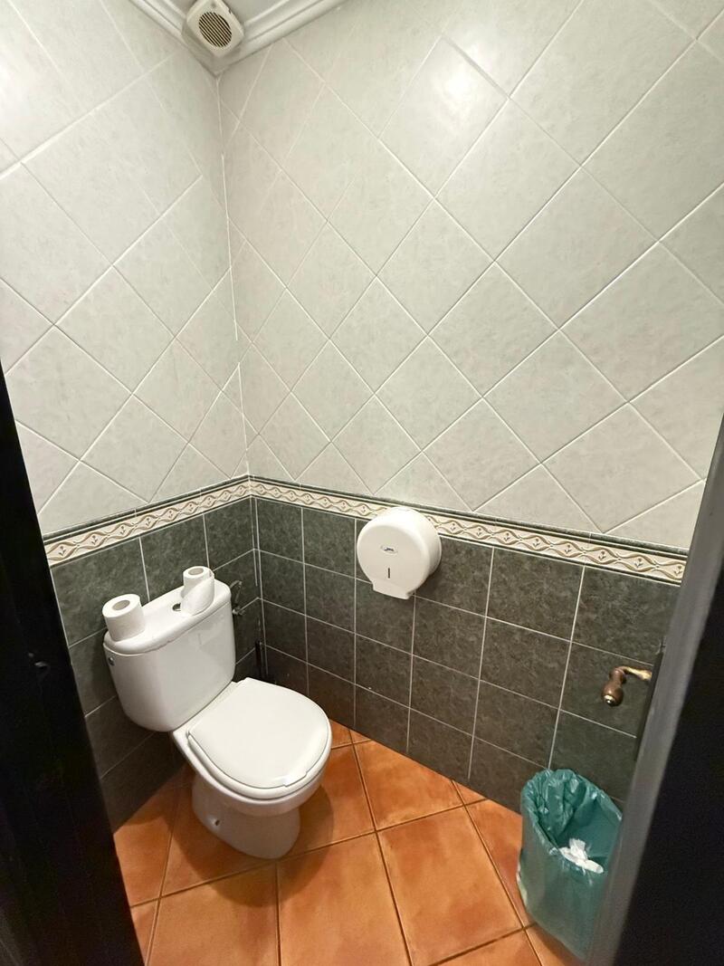 Kommersiella fastigheter till salu Kommersiella fastigheter till salu