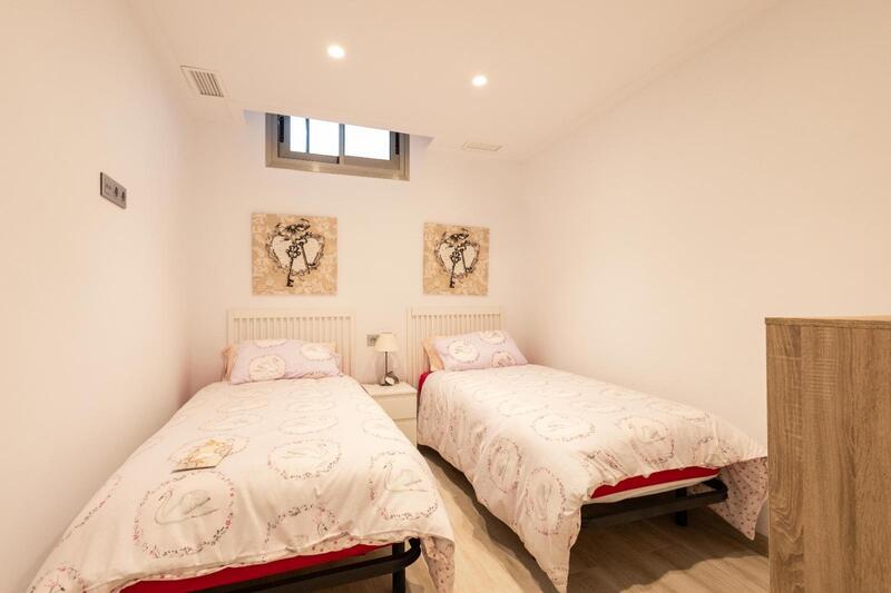 4 Schlafzimmer Villa zu verkaufen 4 Schlafzimmer Villa zu verkaufen