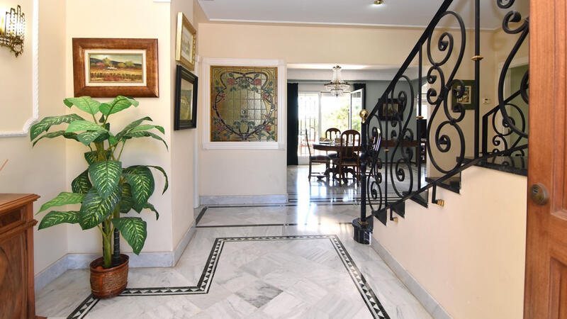 7 bedroom Villa for sale