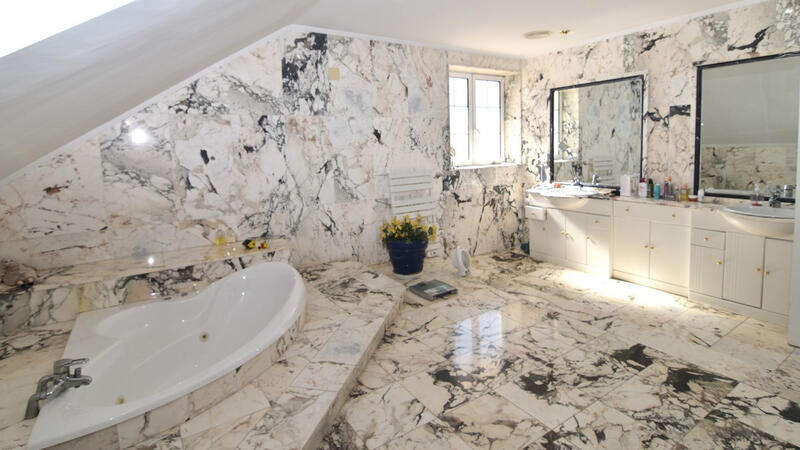 7 bedroom Villa for sale