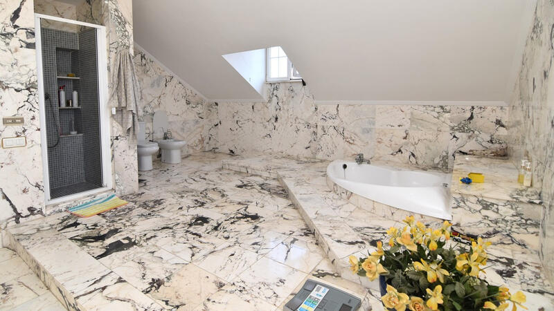 7 bedroom Villa for sale