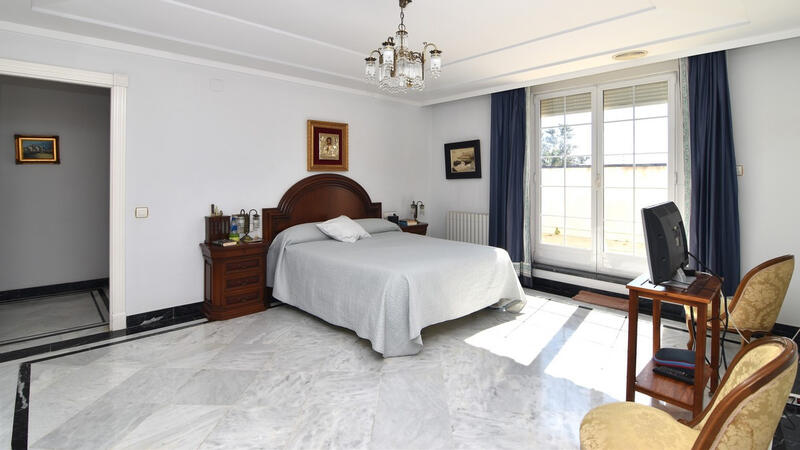 7 bedroom Villa for sale