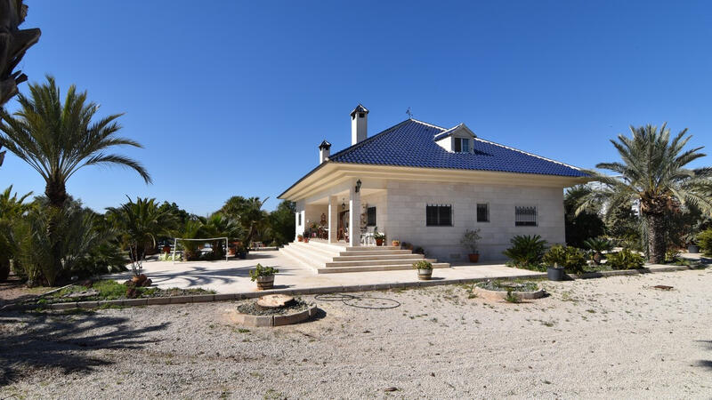 7 bedroom Villa for sale