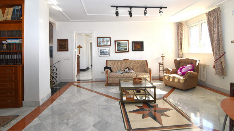 7 bedroom Villa for sale