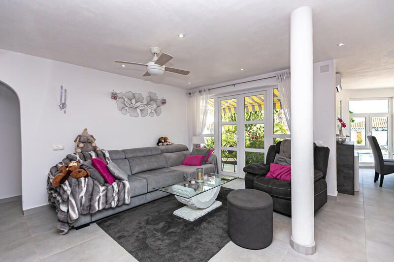 6 спальная комната вилла продается