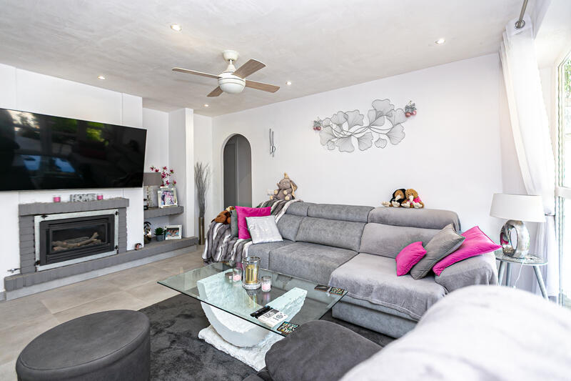 6 спальная комната вилла продается