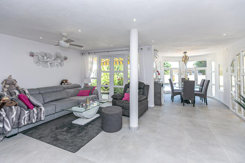 6 спальная комната вилла продается