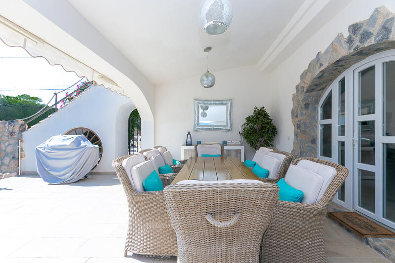 6 спальная комната вилла продается