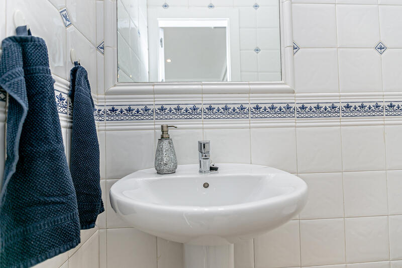 2 slaapkamer Gezinswoning Te koop 2 slaapkamer Gezinswoning Te koop