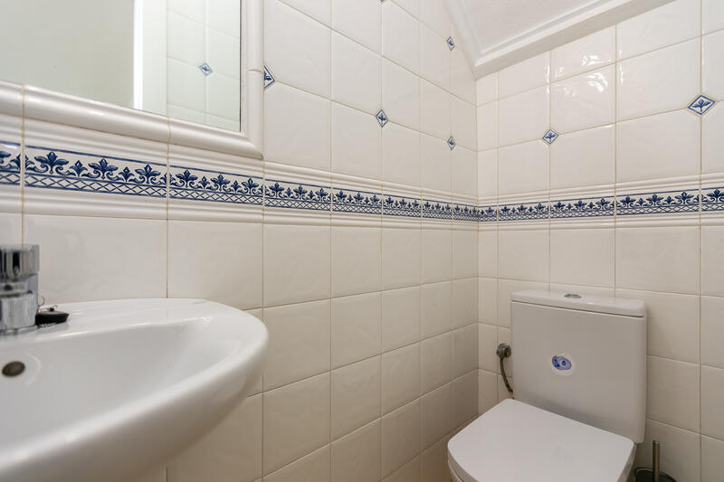 2 slaapkamer Gezinswoning Te koop 2 slaapkamer Gezinswoning Te koop