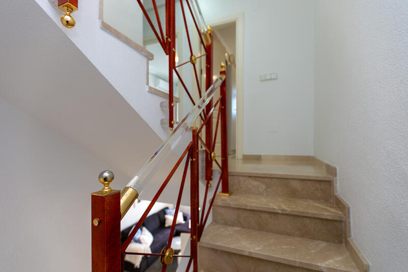 2 slaapkamer Gezinswoning Te koop 2 slaapkamer Gezinswoning Te koop