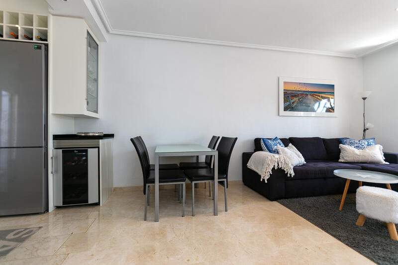 2 slaapkamer Gezinswoning Te koop 2 slaapkamer Gezinswoning Te koop